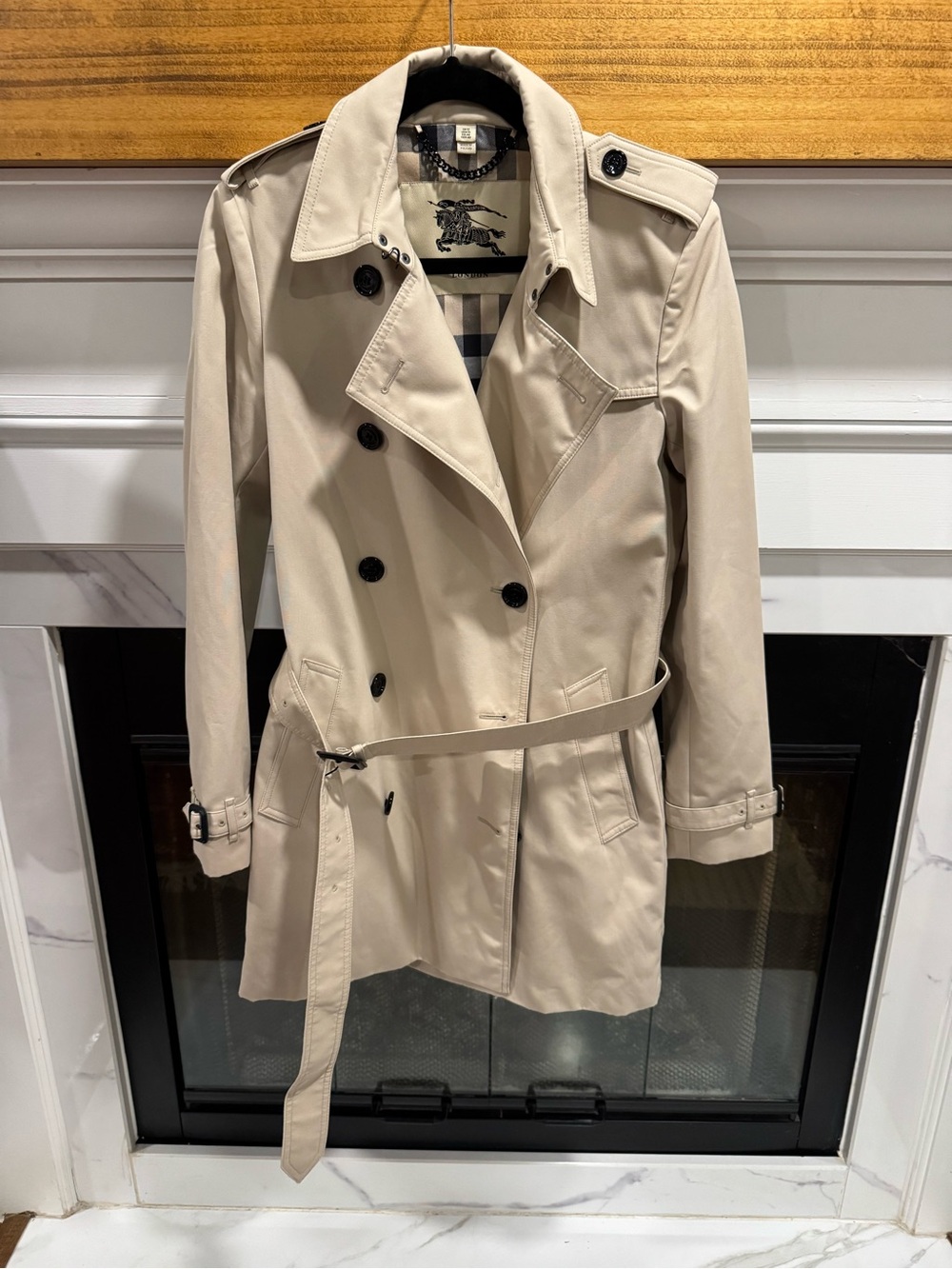 Women’s New Burberry Beige Double-Breasted Trench Coat with Belt